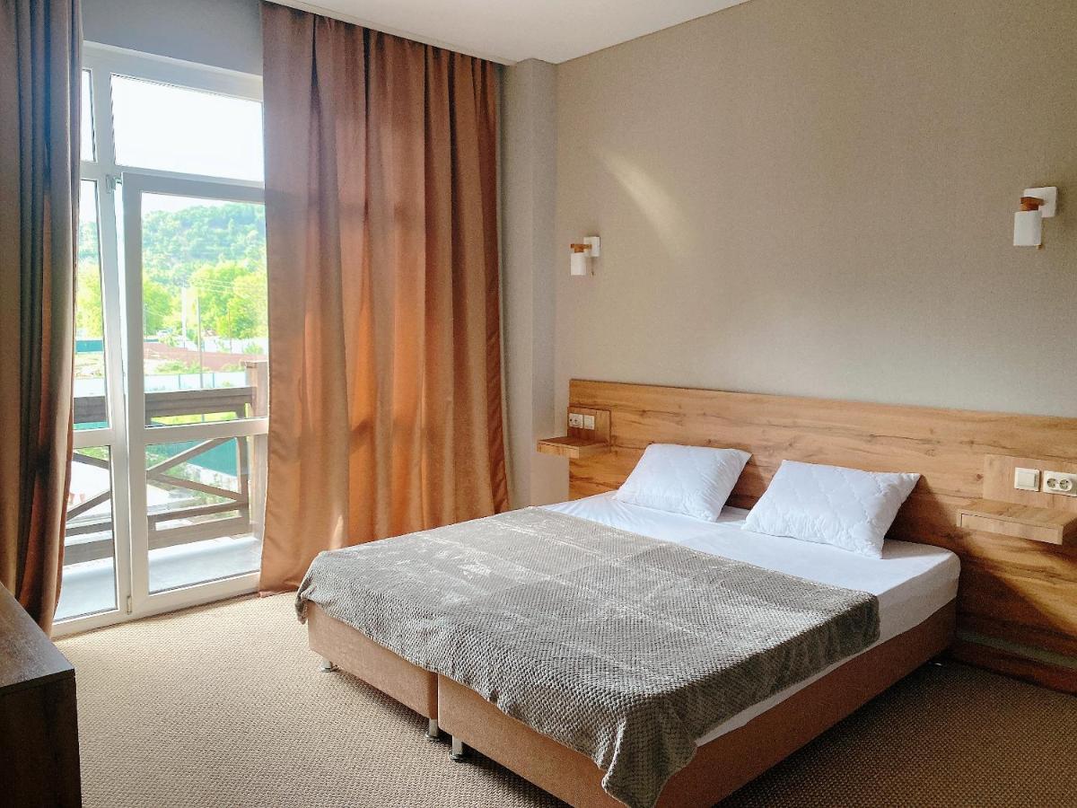 Gloriya Hotel Lidzava Εξωτερικό φωτογραφία
